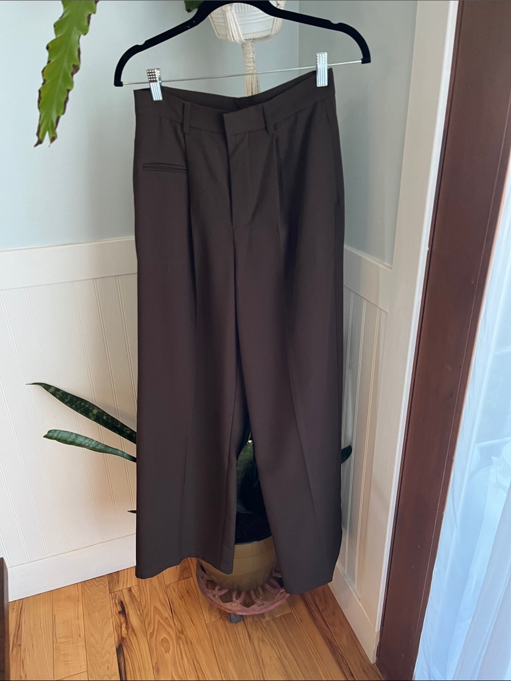 Wide-Leg High-Rise Dress Pants in Dark Brown